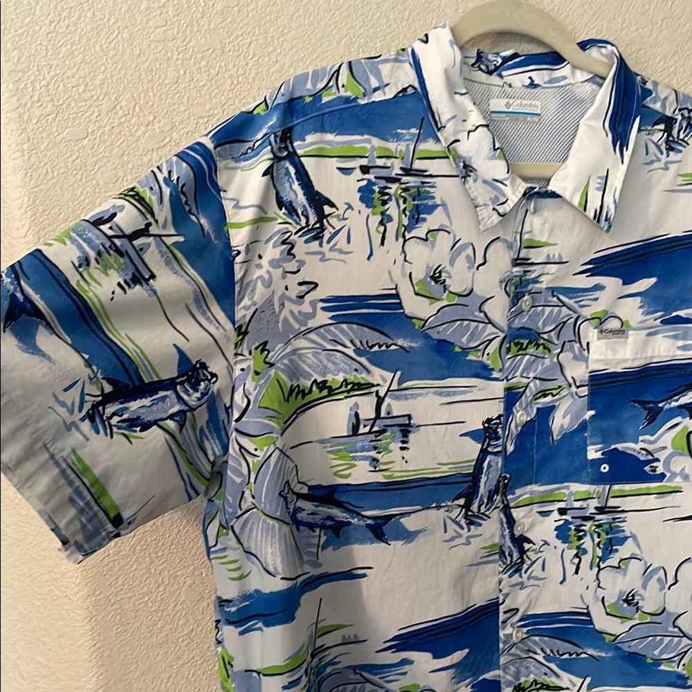 Columbia PFG  Button Down Shirt with Tropical Print Size XL